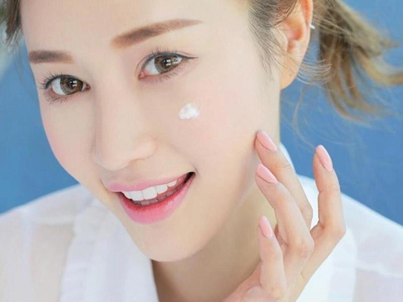Công dụng của Betaine trong mỹ phẩm là dưỡng ẩm, làm dịu da