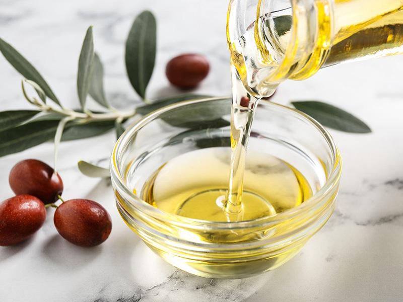 Jojoba Seed Oil là dầu chiết xuất từ hạt của cây jojoba, một loại cây mọc chủ yếu ở khu vực sa mạc