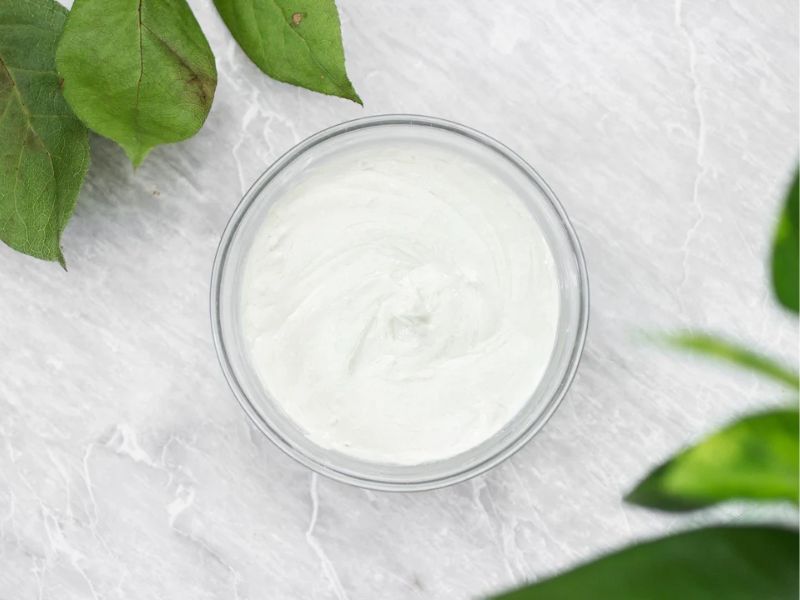 Kiểm soát dầu và làm sáng da là công dụng làm đẹp của Zinc Oxide