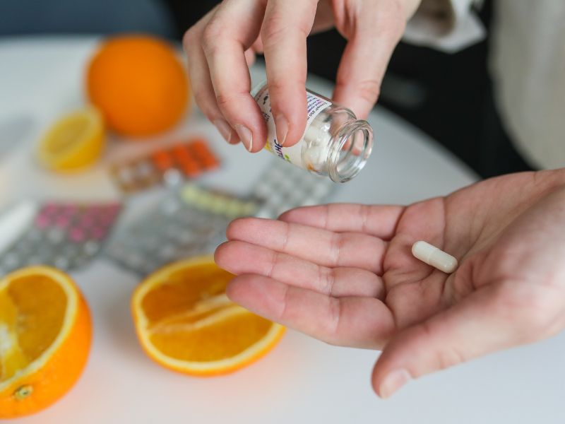 Bổ sung Vitamin C với viên uống và thực phẩm